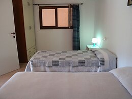 Snug Holiday Home in Castagneto Carducci near Thermal Bath