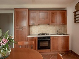 Snug Holiday Home in Castagneto Carducci near Thermal Bath