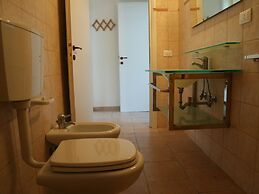 Snug Holiday Home in Castagneto Carducci near Thermal Bath