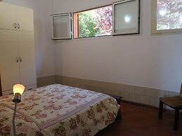 Snug Holiday Home in Castagneto Carducci near Thermal Bath
