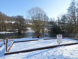 Lovely Modern Cottage With Sauna, Bubble Baths and Even a Beach on the