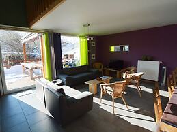 Lovely Modern Cottage With Sauna, Bubble Baths and Even a Beach on the