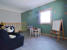 Lovely Modern Cottage With Sauna, Bubble Baths and Even a Beach on the