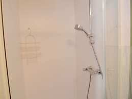 Lovely Modern Cottage With Sauna, Bubble Baths and Even a Beach on the