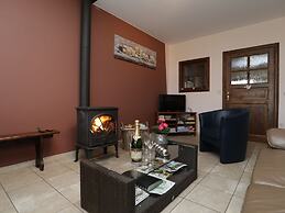 Cushy Holiday Home With Fenced Garden