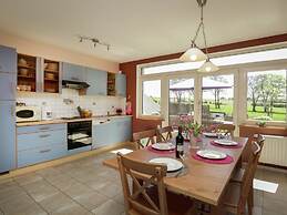 Cushy Holiday Home With Fenced Garden