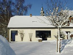 Cushy Holiday Home With Fenced Garden