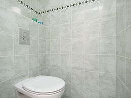 Cushy Holiday Home With Fenced Garden