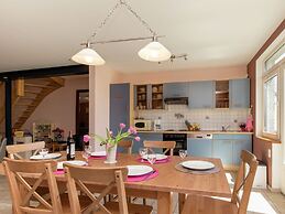 Cushy Holiday Home With Fenced Garden