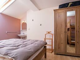 Cushy Holiday Home With Fenced Garden