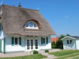 Thatched Cottage in Rerik With Terrace