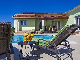 Brand new Villa Near Svetvincenat