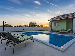 Brand new Villa Near Svetvincenat