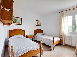 Deluxe Villa in Urbanització Bon Relax near Beach