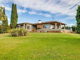 Deluxe Villa in Urbanització Bon Relax near Beach