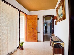 Deluxe Villa in Urbanització Bon Relax near Beach