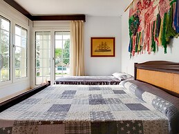 Deluxe Villa in Urbanització Bon Relax near Beach