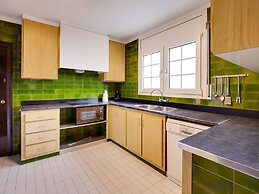 Deluxe Villa in Urbanització Bon Relax near Beach