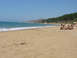 Lush Holiday Home in Sciacca near Golf Course