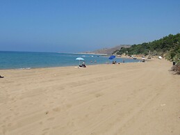 Lush Holiday Home in Sciacca near Golf Course