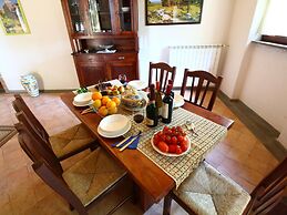 Belvilla by OYO Farmhouse in Bagnoregio With Pool