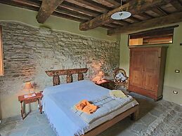 Holiday Home With Swimming Pool in Apecchio