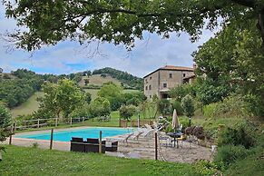 Holiday Home in Apecchio With Pool & Terrace