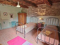 Holiday Home With Swimming Pool in Apecchio