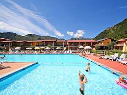 Lake Garda, Beautiful Residence Features Many Facilities