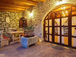 Cozy Holiday Home With Heated Pool, Near Lim Bay and the Beach