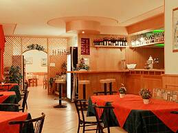 Lavish Holiday Home in Tremosine With Swimming Pool