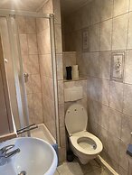 Peaceful Forest Getaway