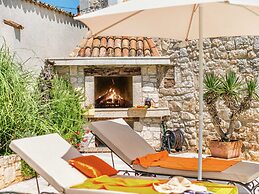 Holiday Home with Swimming Pool near Lim Bay & Beach