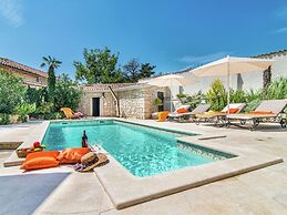 Holiday Home with Swimming Pool near Lim Bay & Beach