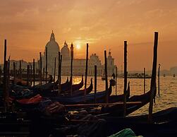 Spacious Apartment in Rosolina Mare near Sea