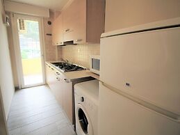 Spacious Apartment in Rosolina Mare near Sea