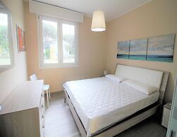 Spacious Apartment in Rosolina Mare near Sea