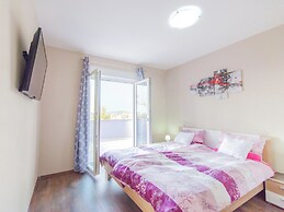 Comfortable Villa in Pula With Private Swimming Pool, Near the Beach