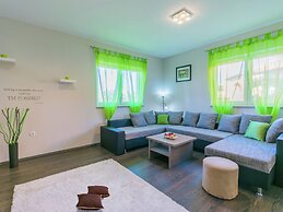 Comfortable Villa in Pula With Private Swimming Pool, Near the Beach