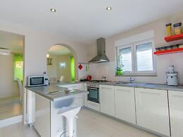 Comfortable Villa in Pula With Private Swimming Pool, Near the Beach