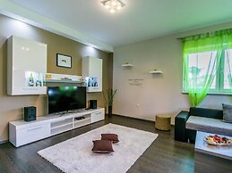 Comfortable Villa in Pula With Private Swimming Pool, Near the Beach