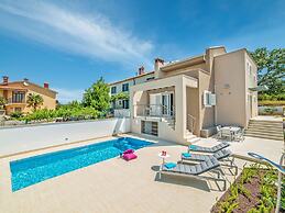 Modern Villa in Salakovci With Private Pool