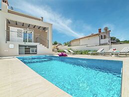 Modern Villa in Salakovci With Private Pool