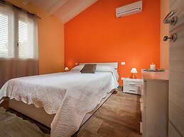 Splendid Holiday Home in Castellammare del Golfo near Beach