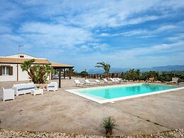Splendid Holiday Home in Castellammare del Golfo near Beach