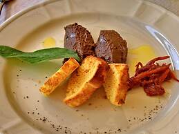 Belvilla by OYO Colombaia