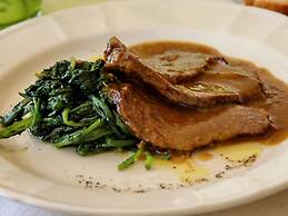 Belvilla by OYO Colombaia