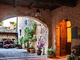 Belvilla by OYO Colombaia