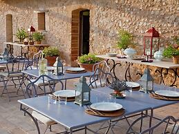 Belvilla by OYO Colombaia