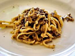 Belvilla by OYO Colombaia